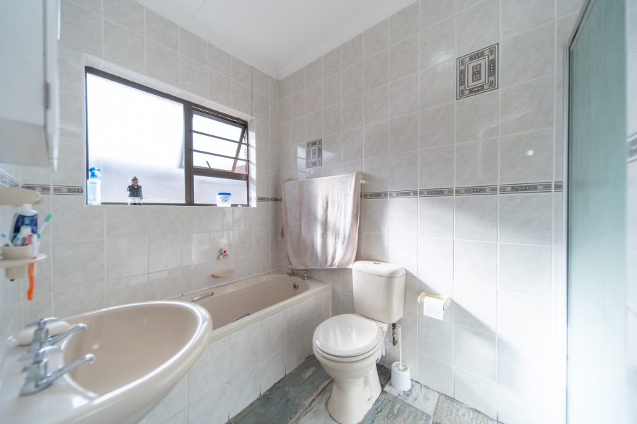 4 Bedroom Property for Sale in Dorchester Heights Eastern Cape